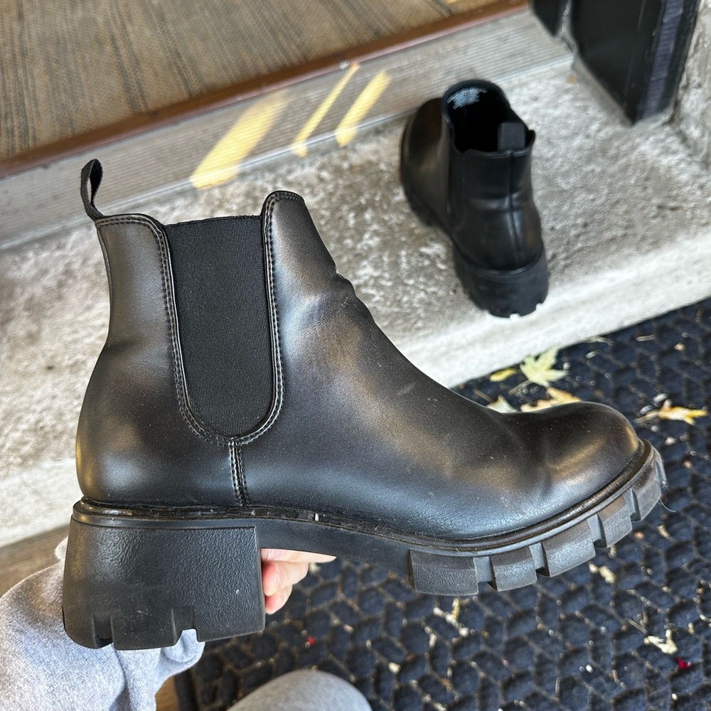 Steve Madden Lugg Boots Size 12